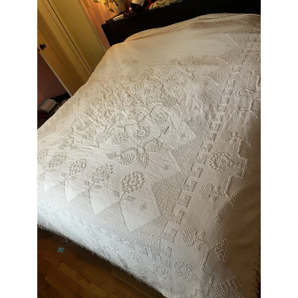 Bates Martha Washington Choice White Hobnail Chenille Bedspread King- Grannycore